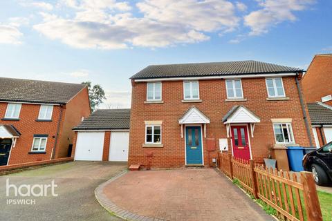 3 bedroom semi-detached house for sale, Pipers Vale Close, Ipswich