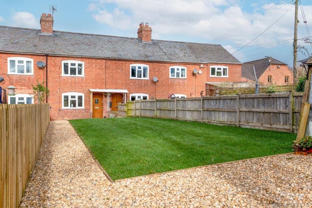 Feckenham, Redditch B96 3 bed terraced house for sale £300,000