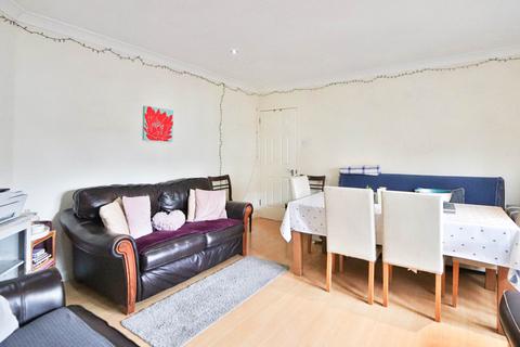 3 bedroom flat for sale - West Barnes Lane, New Malden