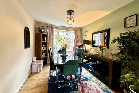 20 Beaumaris Close, Tonteg, Pontypridd, CF38 1HA