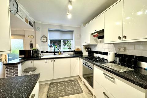 20 Beaumaris Close, Tonteg, Pontypridd, CF38 1HA