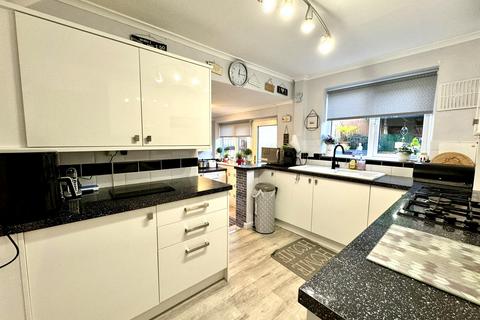 20 Beaumaris Close, Tonteg, Pontypridd, CF38 1HA