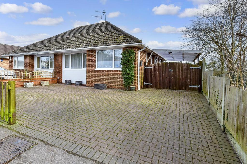 Egremont Road, Bearsted, Maidstone, Kent 2 bed semidetached bungalow