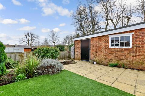 2 bedroom semi-detached bungalow for sale - Egremont Road, Bearsted, Maidstone, Kent