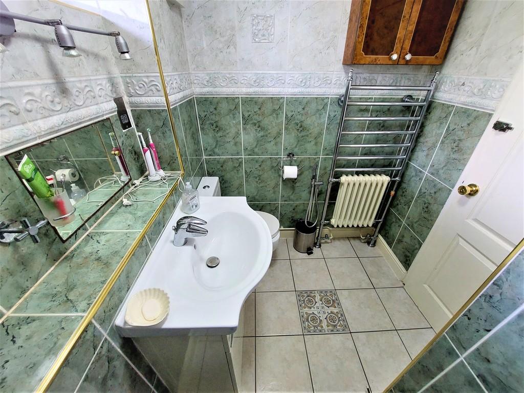 En suite Shower Room