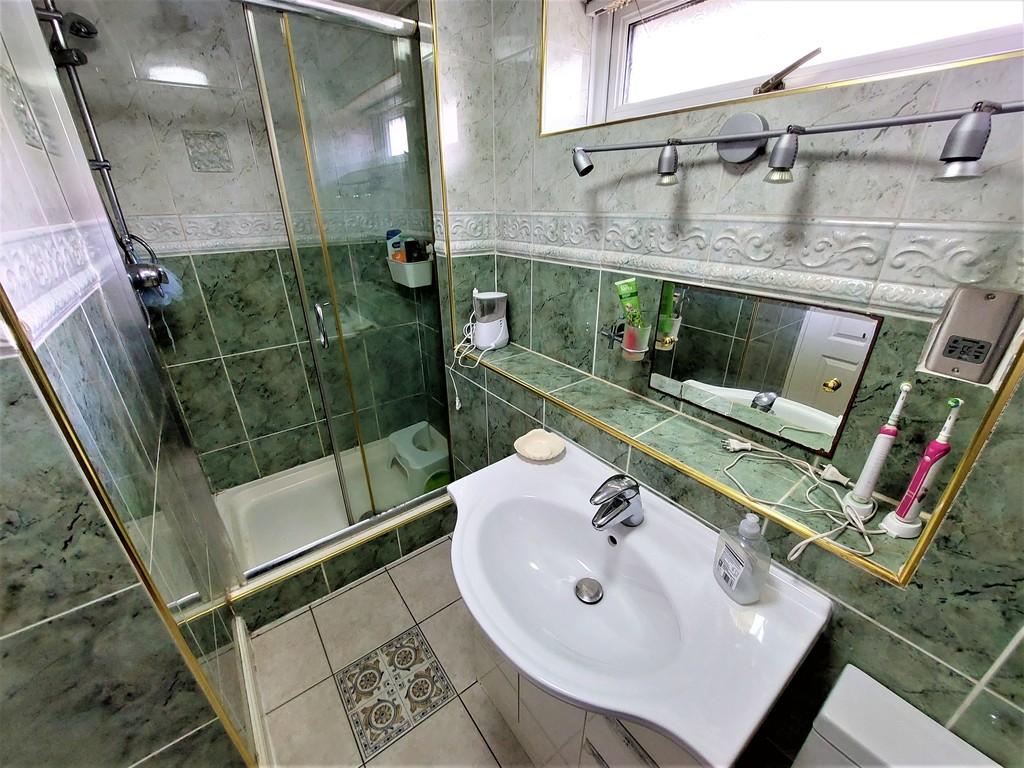 En suite Shower Room