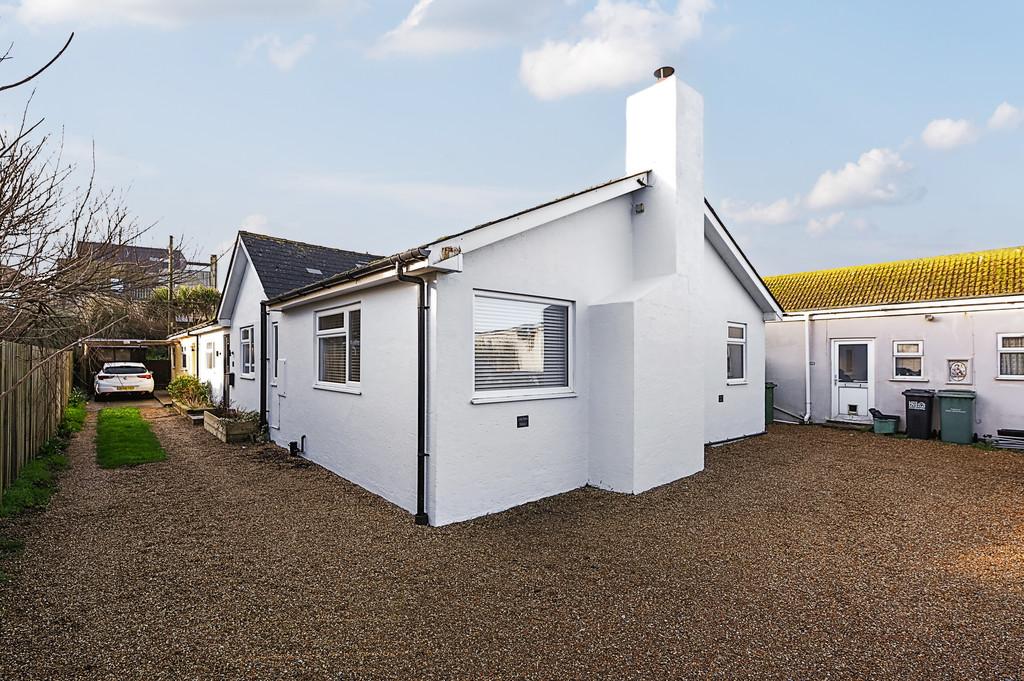 Lydd Road, Camber, East Sussex TN31 7RS 3 bed semidetached house for