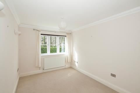 undefined, Flat 4, 30 Chiltern Court, Goring on Thames, RG8