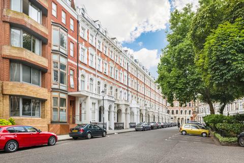 1 bedroom apartment to rent, Emperors Gate, South Kensington SW7