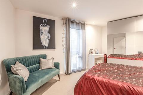 3 bedroom flat for sale, Addlestone, Addlestone KT15