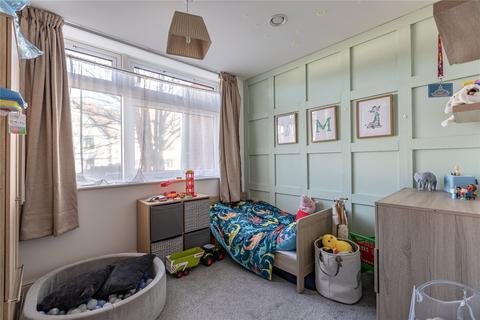 2 bedroom flat for sale - Chertsey, Surrey KT16