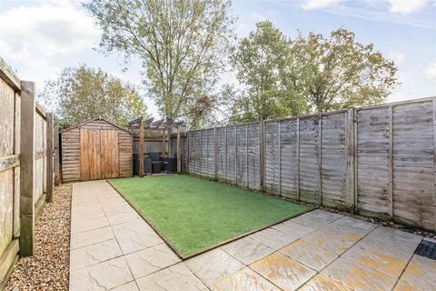 2 bedroom end of terrace house for sale, Highcross Place, Surrey KT16