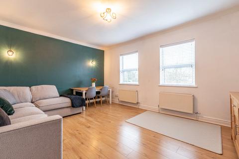 2 bedroom flat for sale - Addlestone, Surrey KT15