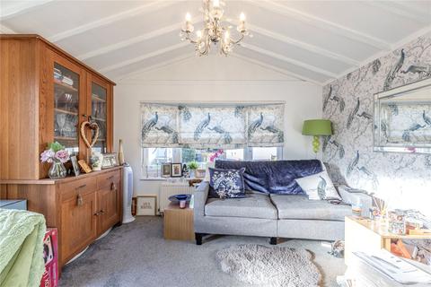 1 bedroom park home for sale, Meadowlands, Addlestone KT15