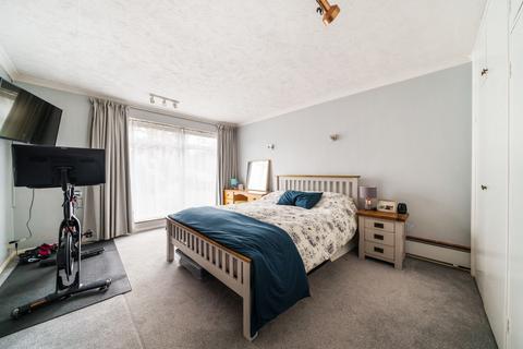 Jays Nursery Close, Woking, GU21 4UQ
