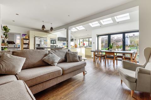 5 Sterry Drive, Thames Ditton, KT7 0YN