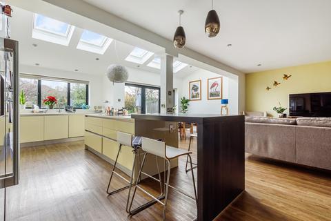5 Sterry Drive, Thames Ditton, KT7 0YN