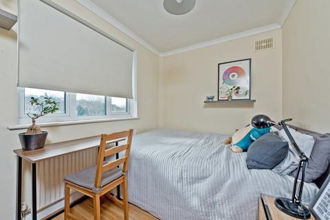 24 Central Parade, Surbiton, KT6 4PJ