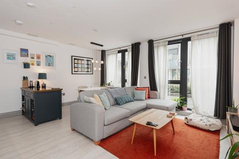 96 Brighton Road, Surbiton, KT6 5PP