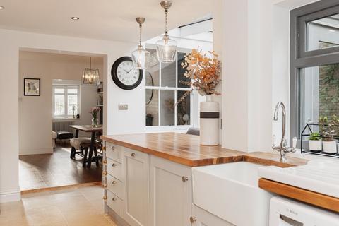 5 Beaconsfield Road, Surbiton, KT5 9AW