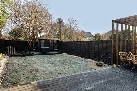 66 Raeburn Avenue, Surbiton, KT5 9DR