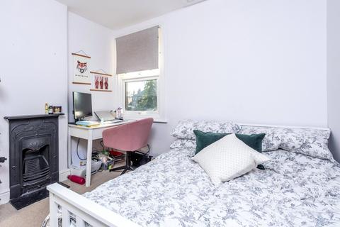 52 Beaconsfield Road, Surbiton, KT5 9AP