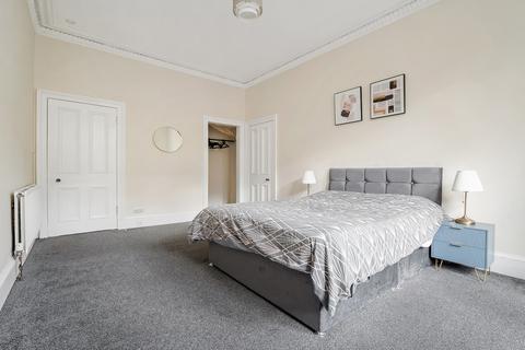 2 bedroom flat to rent, Barrington Drive, West End G4