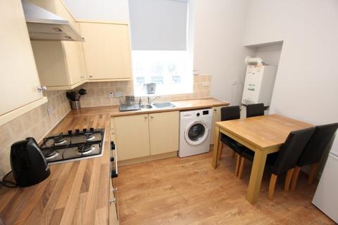 2 bedroom flat to rent, West End Park Street, Woodlands G3