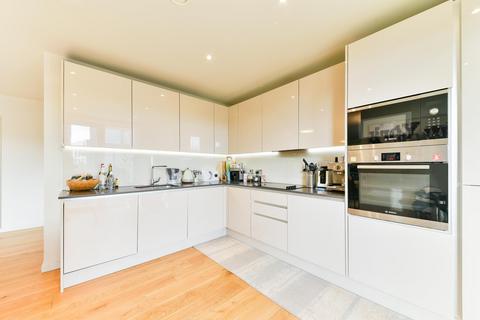 3 bedroom apartment to rent - Isambard Court, Brentford, London, TW8