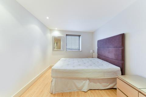2 bedroom apartment to rent, Orion Point, Crews Street, London E14