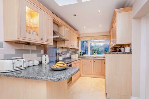 16 Flemming Avenue, Chalgrove, Oxford, OX44 7SN