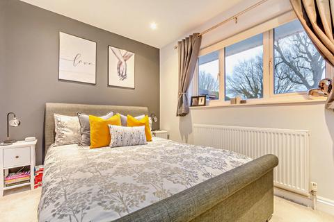16 Flemming Avenue, Chalgrove, Oxford, OX44 7SN