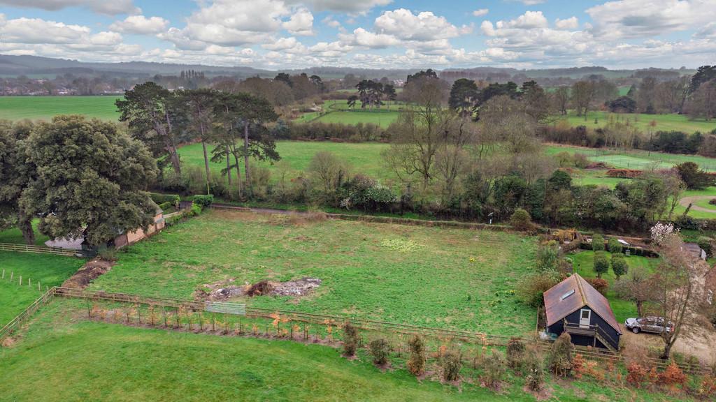 Road Running Through Pyrton... 3 bed property with land for sale £475,000