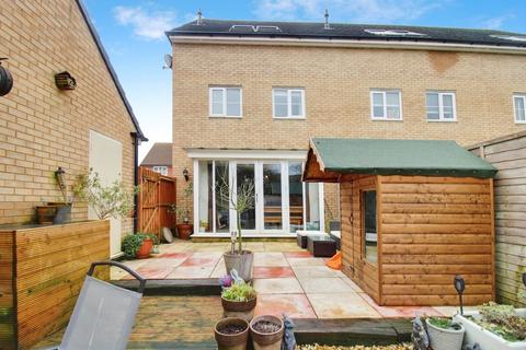 4 bedroom end of terrace house for sale, Coronel Close, Swindon