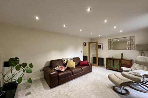 6 Falcon Close, Basingstoke, RG22 5PP