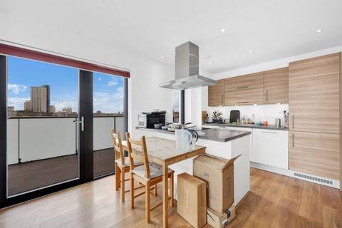 2 bedroom flat for sale, Clubhouse Apartments, Tower Hamlets, London, E14