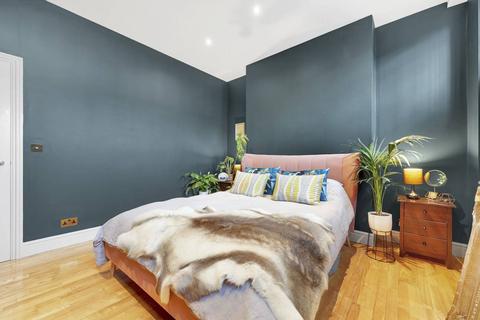 2 bedroom flat for sale, Seven Sisters Road N7, Islington, London, N7