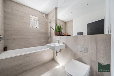 4 bedroom semi-detached house for sale, Scarlet Oaks, Oakwood, N14