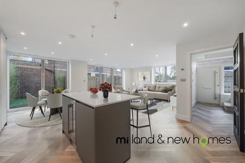 3 bedroom detached house for sale, Serenity Close, Oakwood, N14