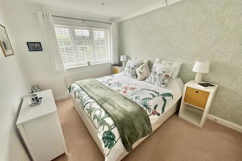 7 Gresham Way, Frimley Green, Camberley, GU16 6LZ