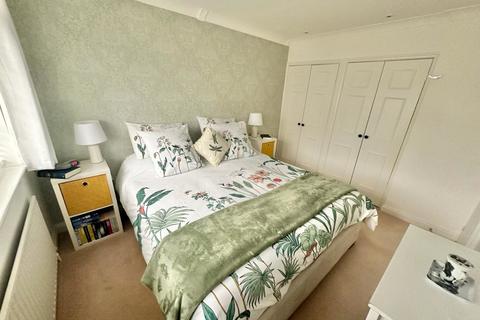 7 Gresham Way, Frimley Green, Camberley, GU16 6LZ
