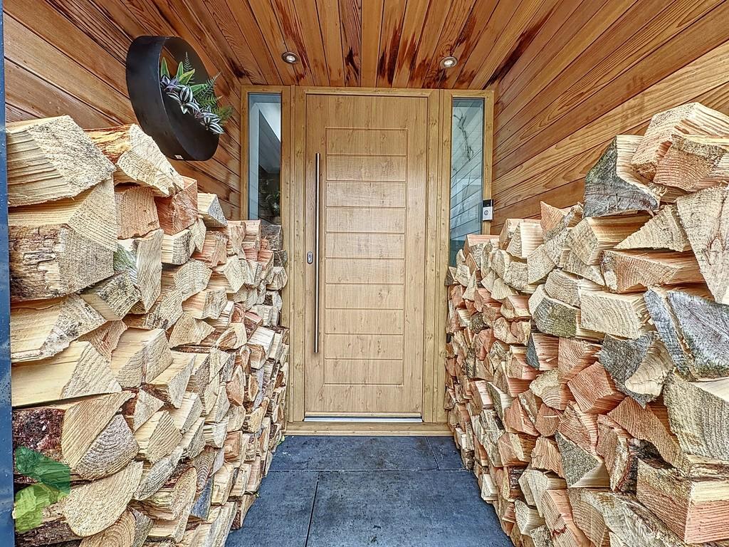 Porch woodstore