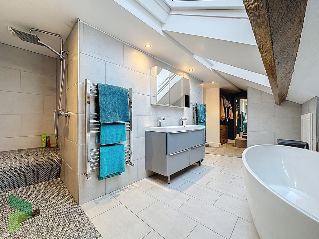 Ensuite
