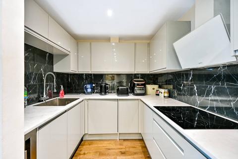 2 bedroom flat for sale, Balmoral Road, Worcester Park, KT4