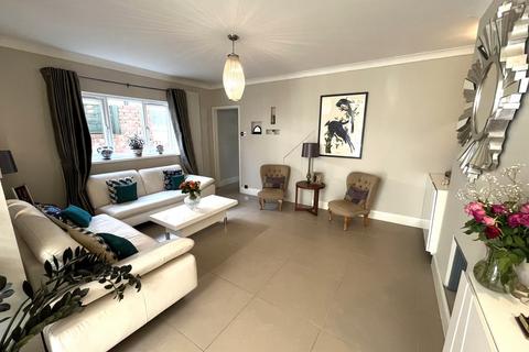 12 Warfield Road, Feltham, TW14 8AD