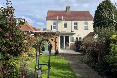 12 Warfield Road, Feltham, TW14 8AD