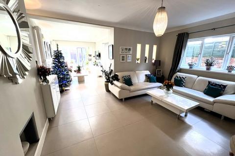 12 Warfield Road, Feltham, TW14 8AD