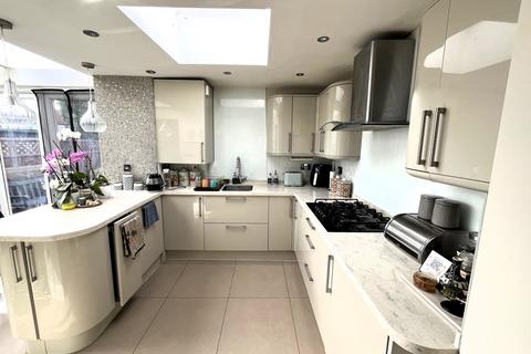 12 Warfield Road, Feltham, TW14 8AD