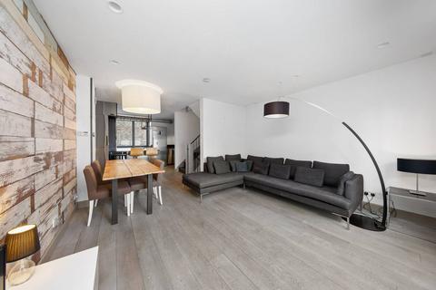 3 bedroom end of terrace house for sale - Victoria Yard, Fairclough Street, Tower Hamlets, London, E1