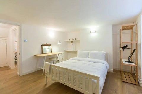2 bedroom flat for sale, Mount Terrace, Stepney, London, E1